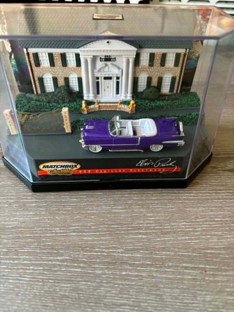 Elvis auto van matchbox met graceland op de achtergrond, Verzamelen, Ophalen of Verzenden, Nieuw, Overige typen