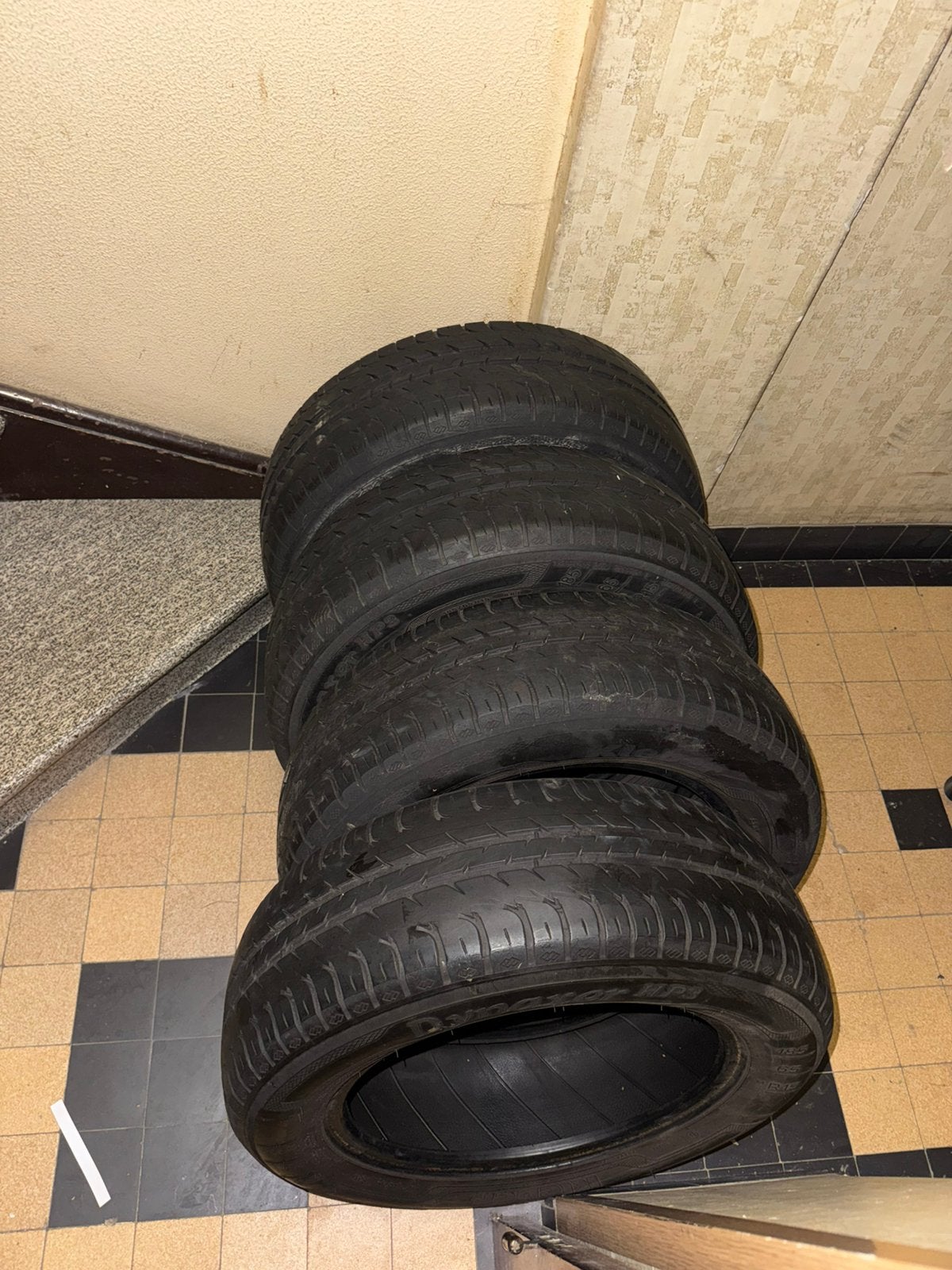 lot de 4 pneus en très bon état., Ophalen, Zo goed als nieuw