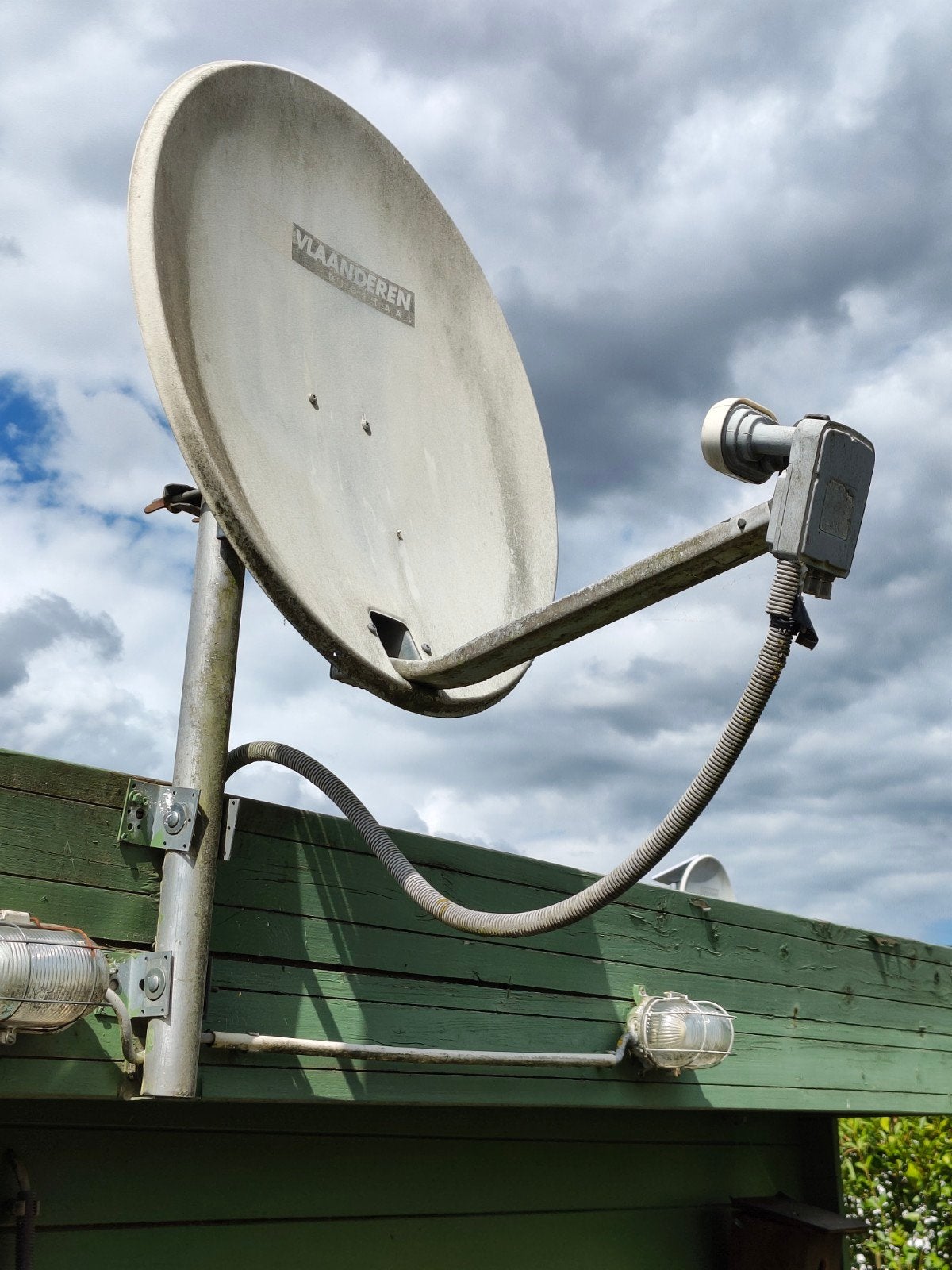 Schotelantenne tv- vlaanderen, Ophalen, (Schotel)antenne
