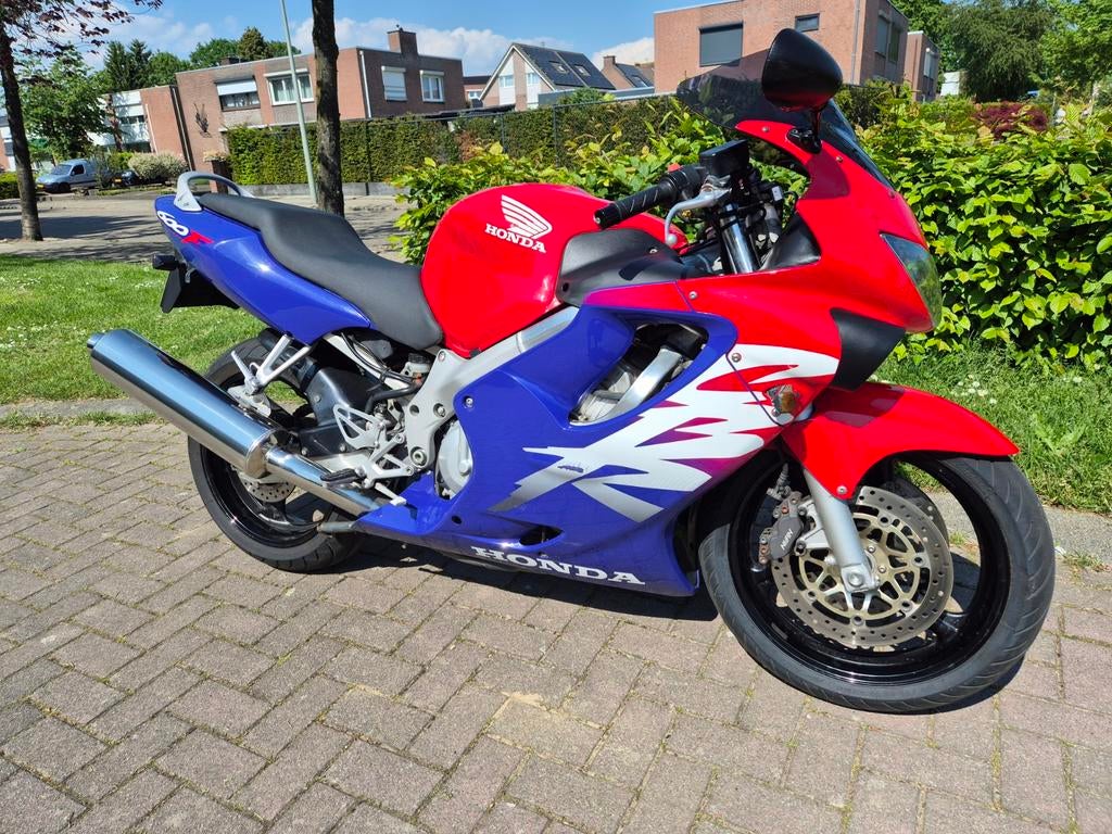 HONDA CBR600F, CBR 600 F, PC35, BOUWJ. 2000, 26000 KM!!!!!, Motoren, Motoren | Honda, 4 cilinders, Motorrijbewijs A, Sport, Meer dan 35 kW