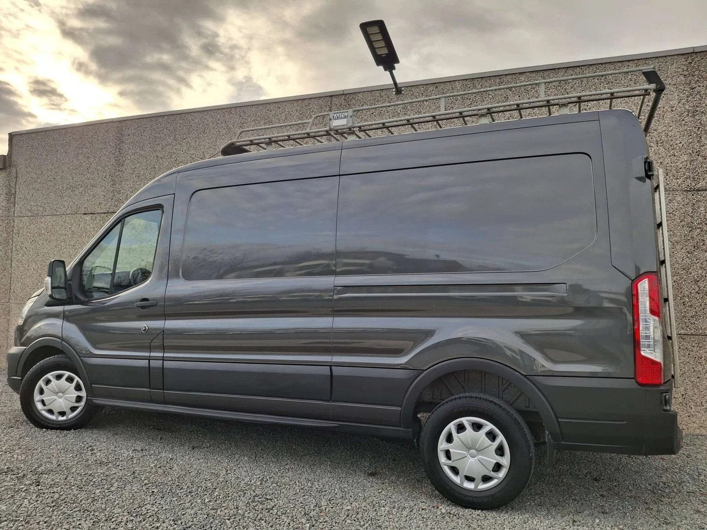 Ford Transit 2.0, Argent ou Gris, Achat, Euro 6, 3 places