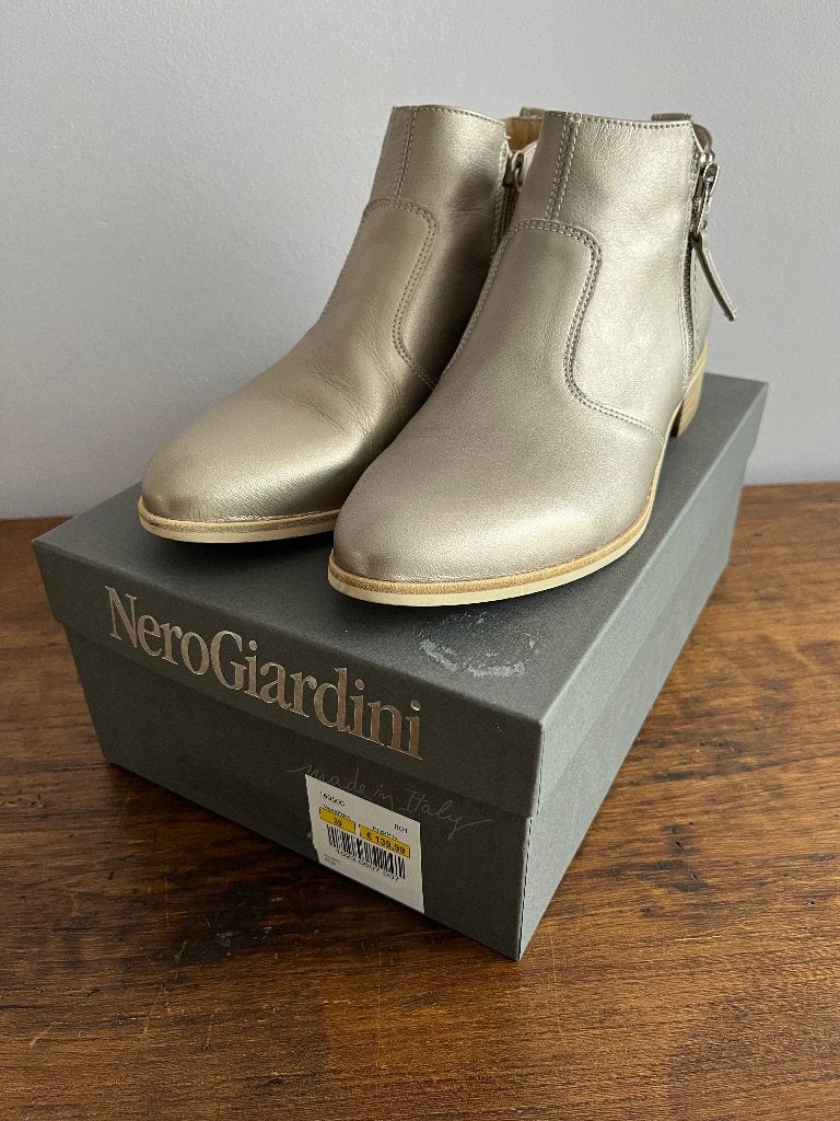 Enkellaarsjes maat 39 NeroGiardini, Kleding | Dames, Schoenen, Ophalen, Nieuw