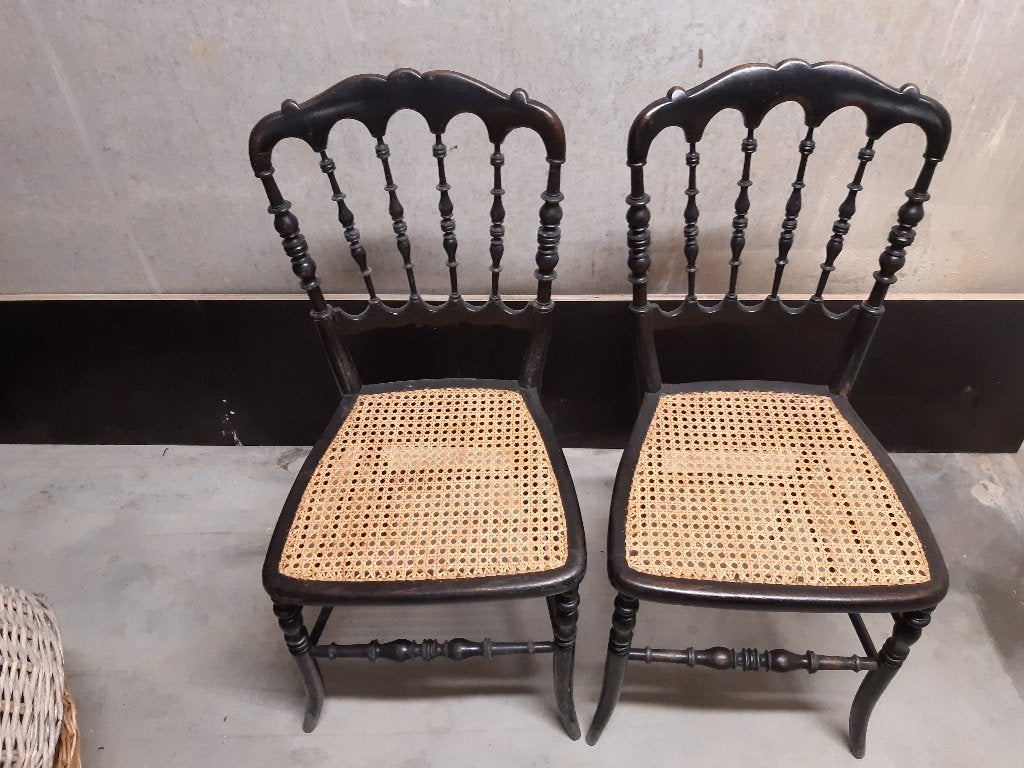 2 chaises époque Napoléon, Enlèvement