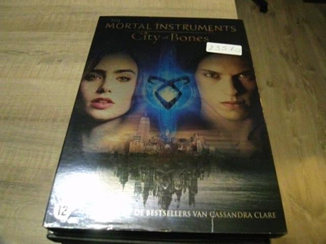 city of bones, Ophalen of Verzenden