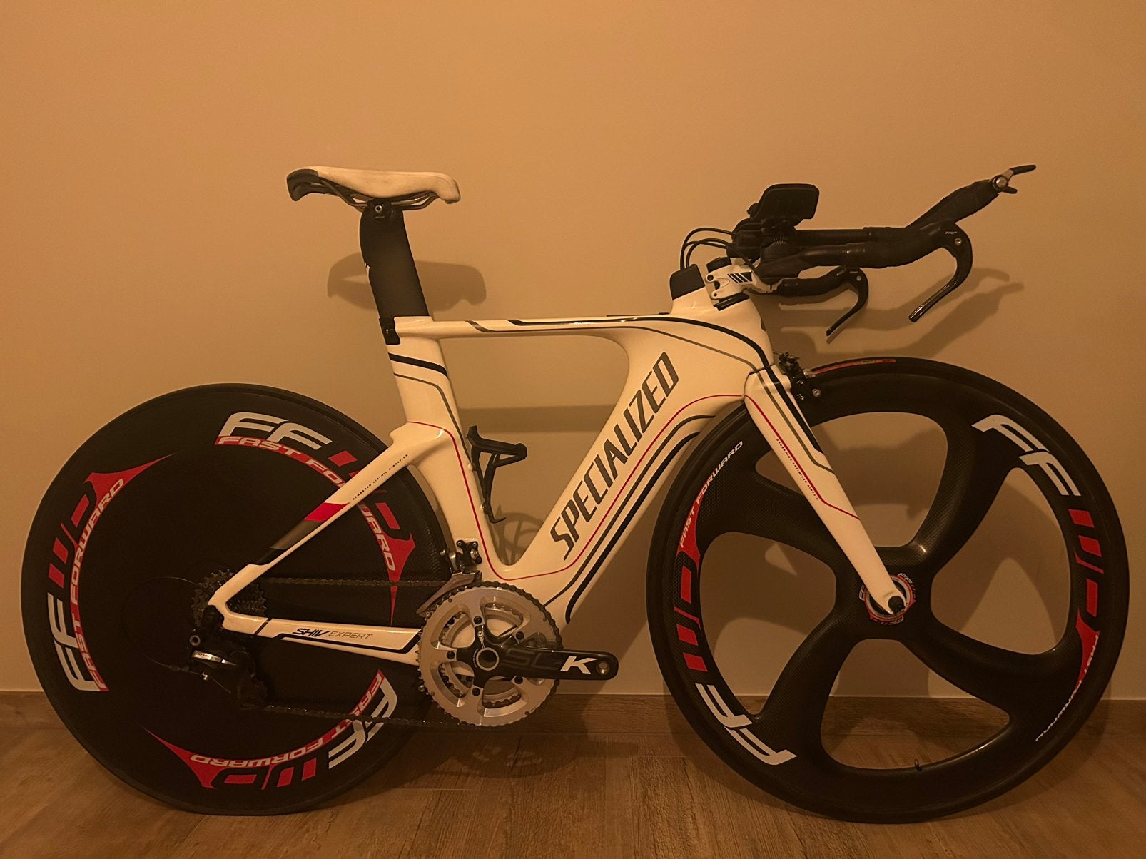 SPECIALIZED SHIV EXPERT - compleet en in nieuwstaat, Fietsen en Brommers, Carbon, Velgrem, Zo goed als nieuw, Meer dan 20 versnellingen
