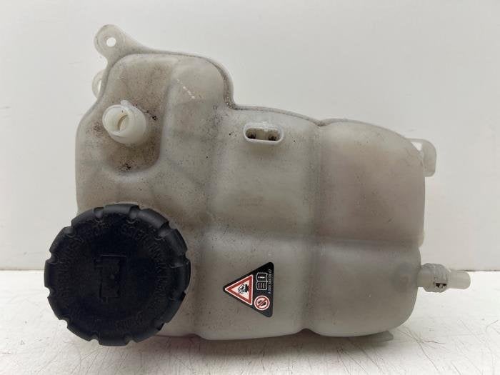 Réservoir d'expansion d'un Mercedes GLA, 3 mois de garantie, Utilisé, -, -
