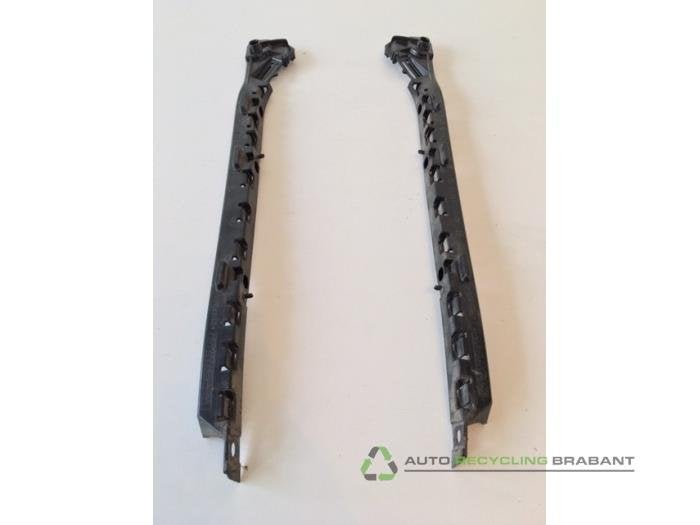 Support pare-chocs arrière gauche d'un Mercedes E-Klasse, -, 3 mois de garantie, Utilisé, -
