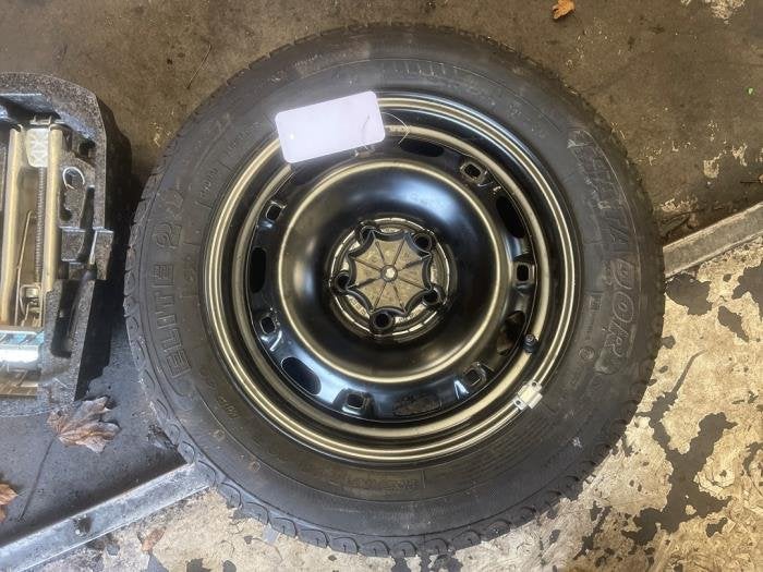 Kit de cric + Roue de secours d'un Volkswagen Polo, Autos : Pièces & Accessoires, Volkswagen, -, 3 mois de garantie, Utilisé