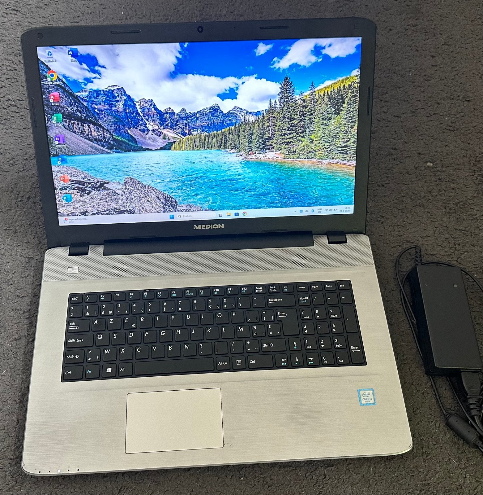 17.3”Medion/ i3-6100U/12gb ram/128gb ssd/Win 11/Office/, Enlèvement, Comme neuf