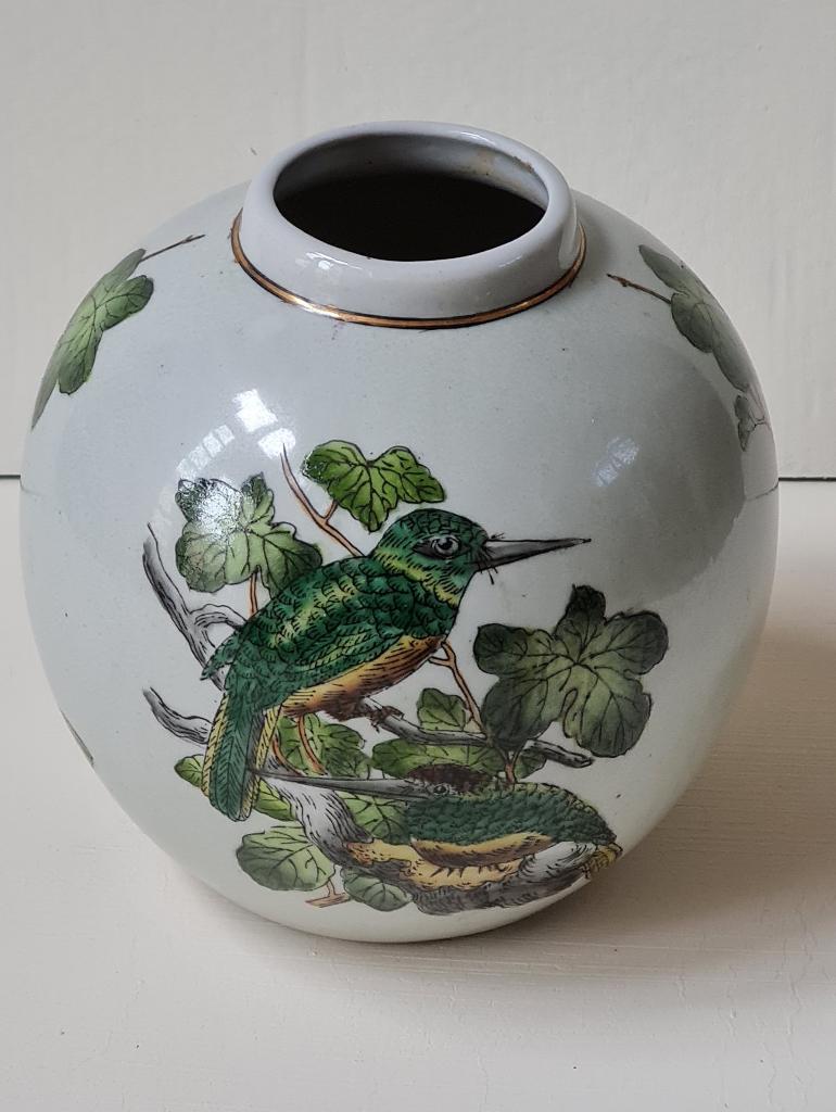 Vase japonais en céladon, oiseaux verts et émeraude, Antiquités & Art, Enlèvement ou Envoi
