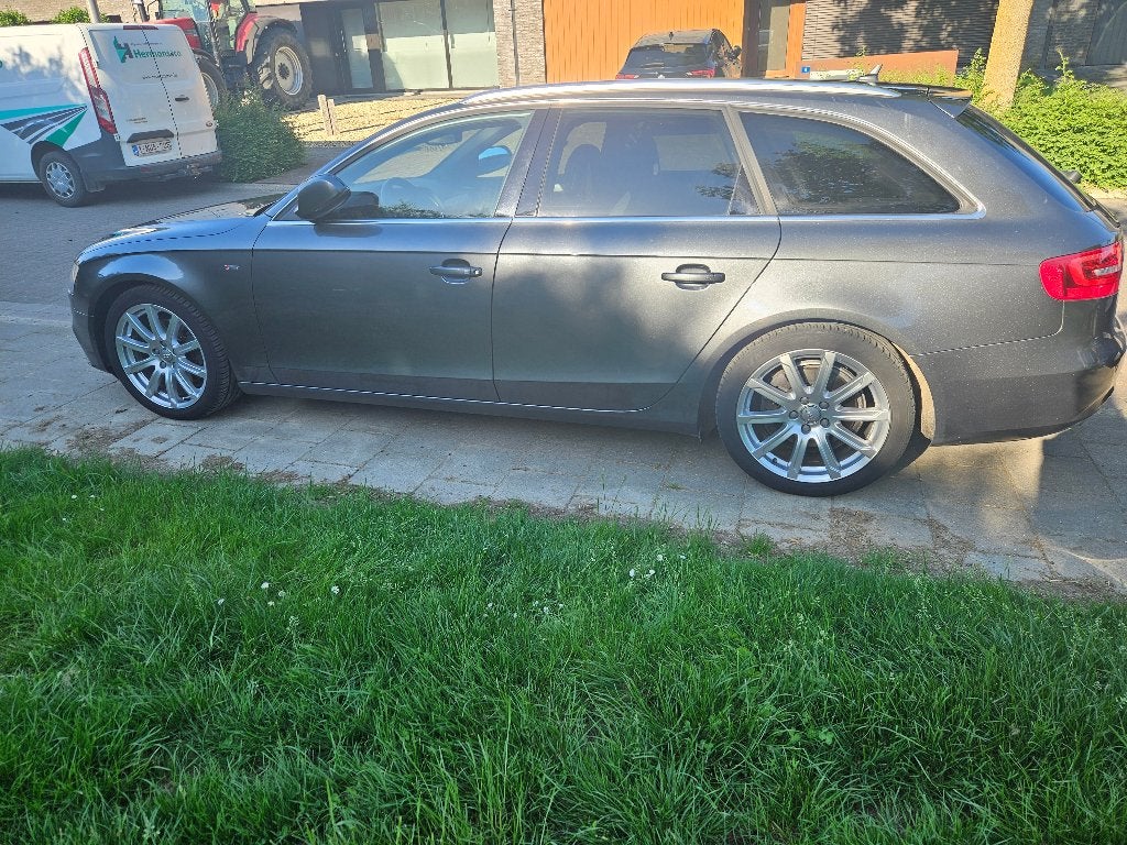 Audi A4 Avant 2.0 TDI, Autos, Argent ou Gris, Achat, Boîte manuelle, Noir