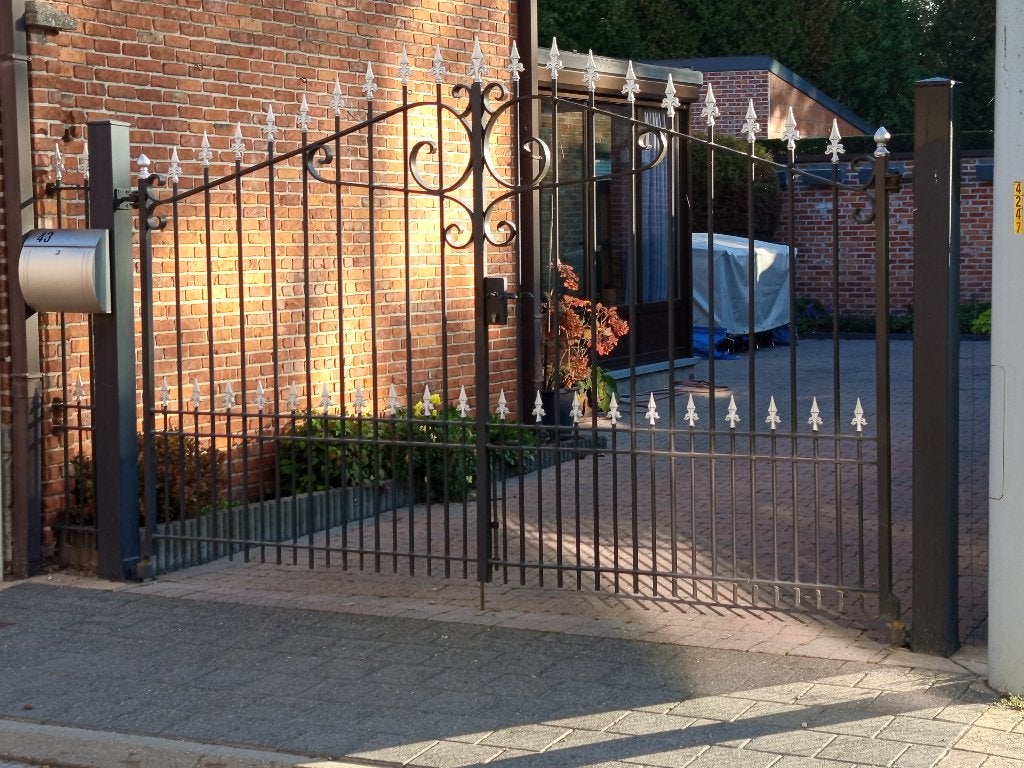 zwart smeedijzeren hek 3530 br 2100 h, Ophalen, Gebruikt, IJzer, Sierhekwerk