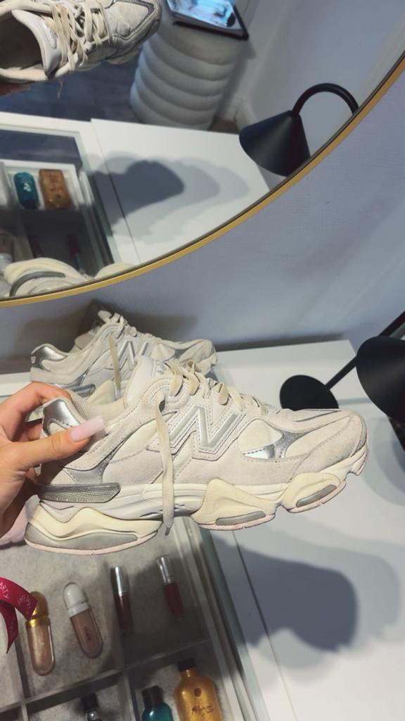 New balance 9060 grise et blanche, Comme neuf, Blanc, Baskets, Envoi
