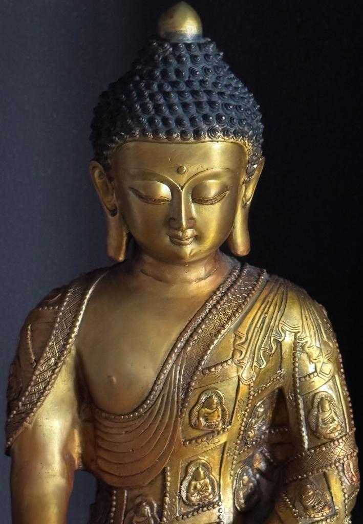 Grote Boeddha in verguld brons, gesigneerd - 1960 - China, Antiek en Kunst, Ophalen of Verzenden