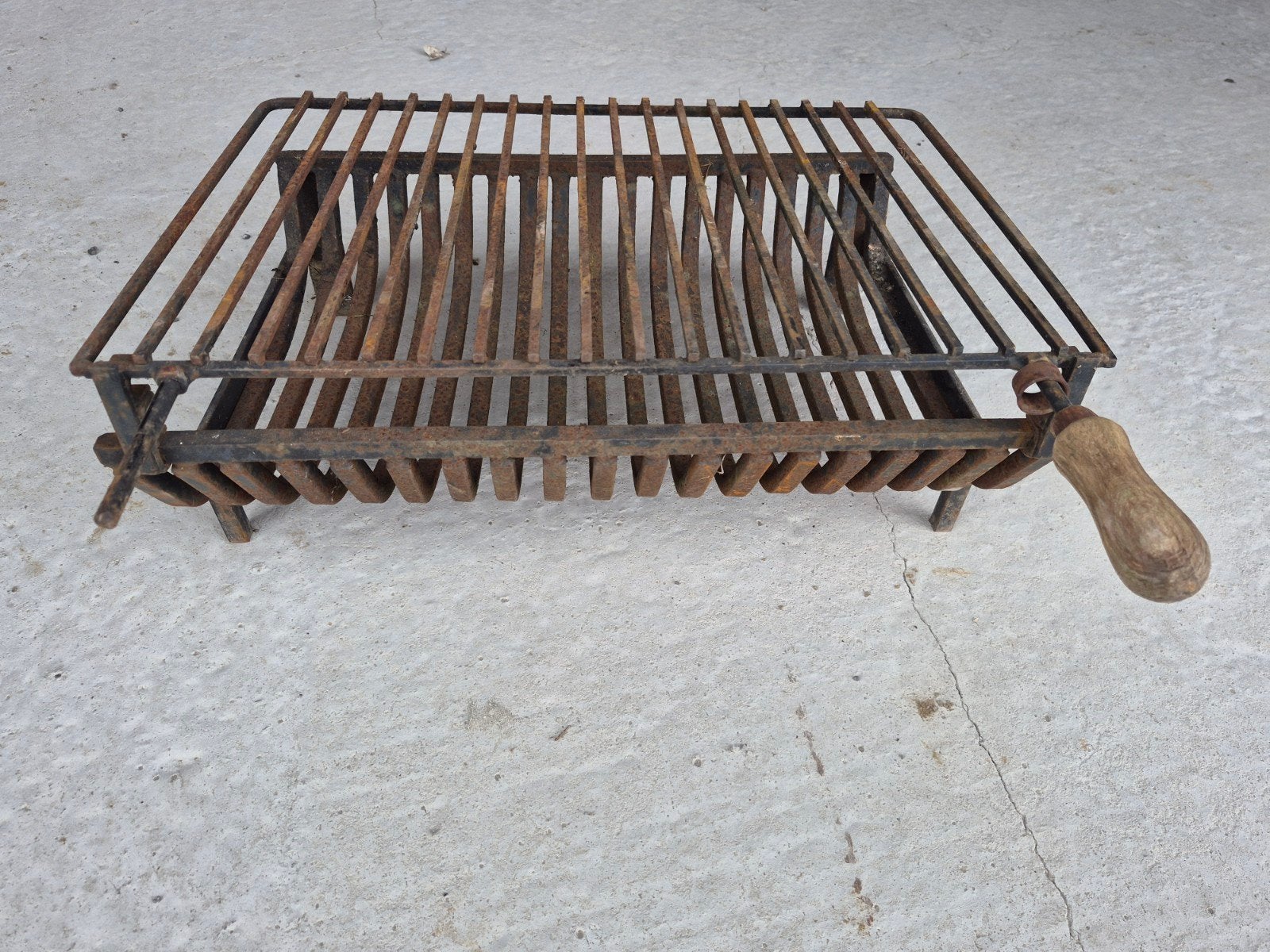Foyer en fer pour barbecue avec une poignée en bois, Jardin & Terrasse, Foyers de jardin, Enlèvement