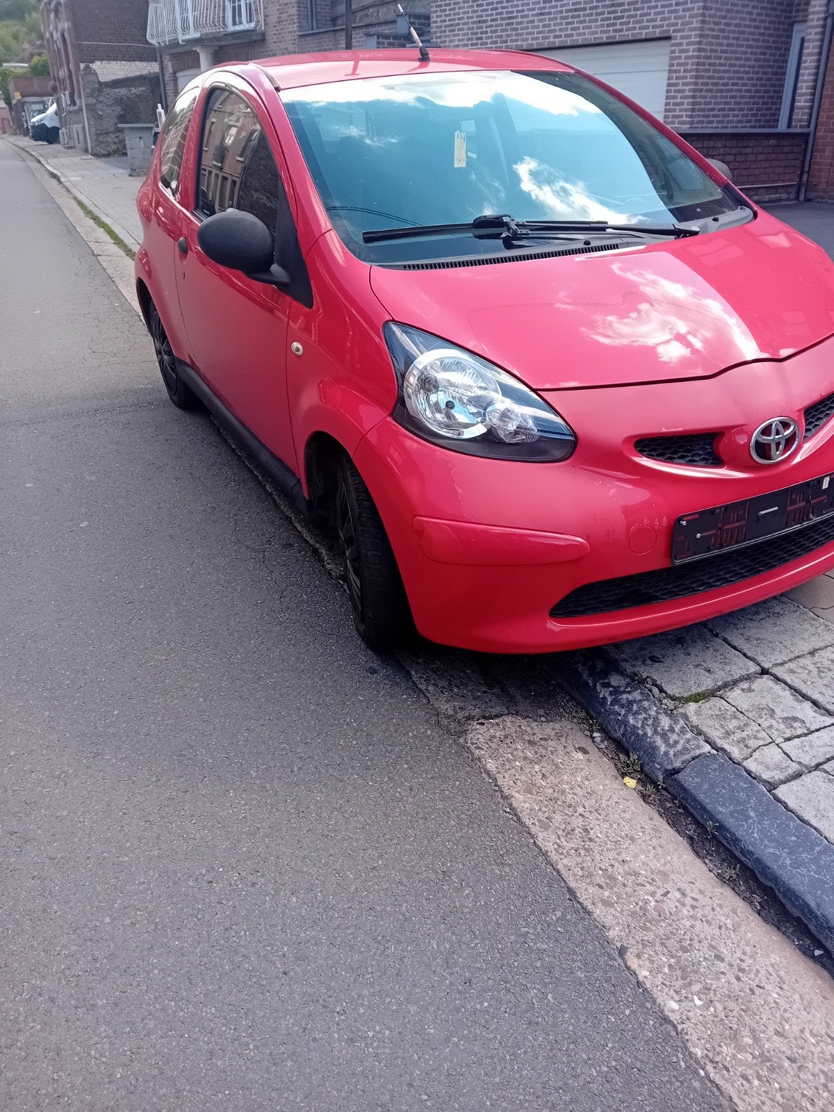 TAYOTA AYGO 10 ESSENCE MODELE 2009 DA RCD JA CHAINE DE DISTR, Rouge, Achat, 50 kW, Entreprise
