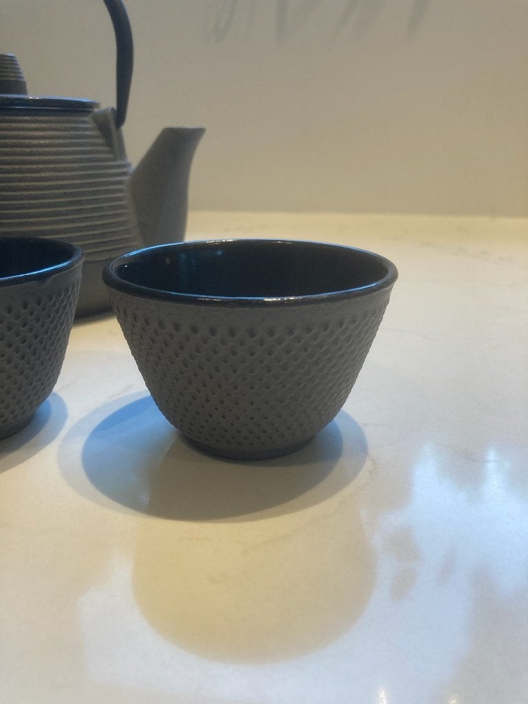 Thee pot met 4 koppen, Theepot/fluitketel, Ophalen, Zo goed als nieuw