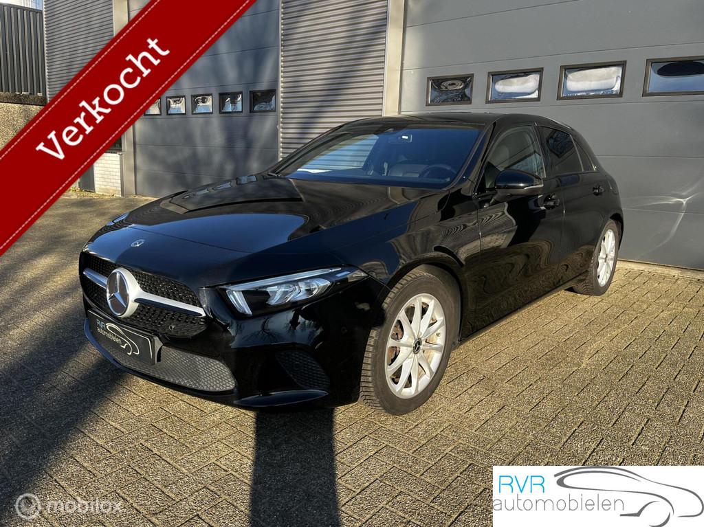 Mercedes A-klasse 250 NAVI/CRUISE/LEER/225PK, Auto's, Gebruikt, Zwart, 4 cilinders, Lichtsensor