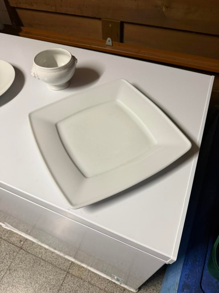 14 Grote vierkant borden samen 14 euro, Verzamelen, Ophalen, Gebruikt, Porselein, Bord of Schaal