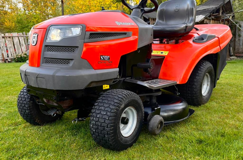 Husqvarna met Kawasaki V-twin motor opvang & mulchen, Tuin en Terras, Zitmaaiers, Ophalen, Zo goed als nieuw, Opvangbak