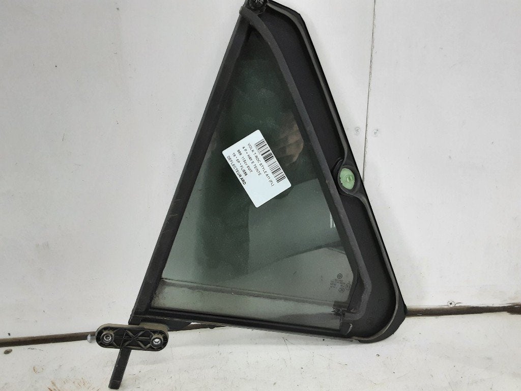 VITRE ARRIERE DROITE Volkswagen T-Roc I (2GA845214), Autos : Pièces & Accessoires, Volkswagen, Mevr. I. Hauben, Utilisé, Rue de l'Espoir 34 34
4030  GRIVEGNÉE, BE