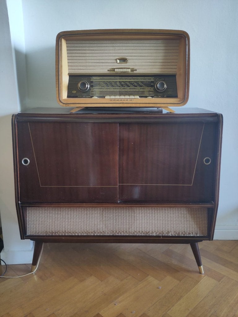 commode radio vintage, Maison & Meubles, Armoires | Commodes, 25 à 50 cm, Vintage, 150 à 200 cm, Enlèvement