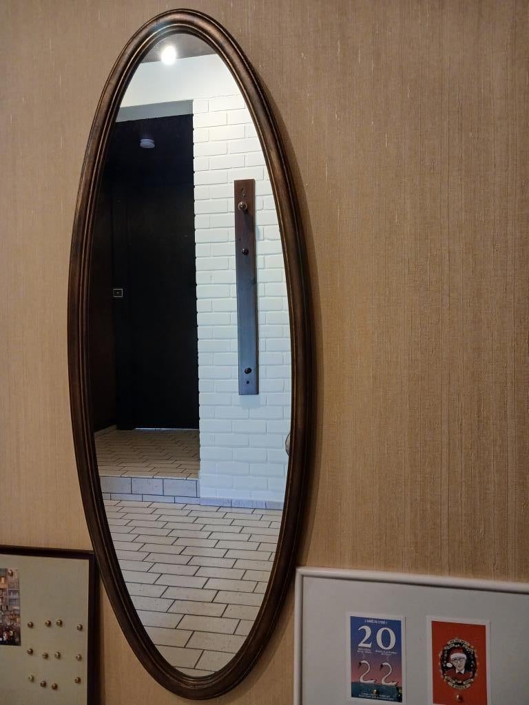 Grote ovale spiegel met verguld houten frame - 125 x 47 cm, Ophalen, Ovaal, Minder dan 50 cm, 100 tot 150 cm