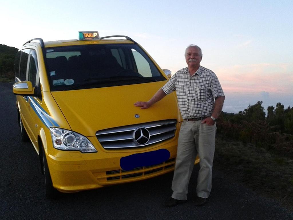 Betrouwbare taxi service beschikbaar, Ophalen of Verzenden