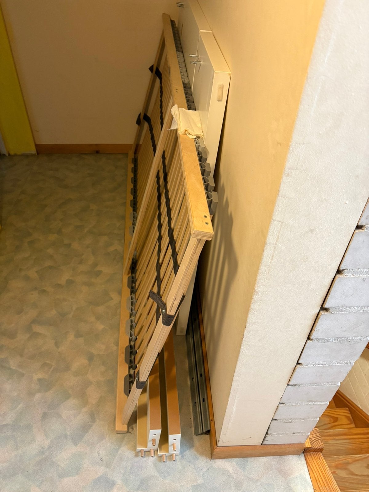 1 persoonsbed 2m op 90 cm ,wit met handige lades, Huis en Inrichting, Slaapkamer | Bedden, Ophalen, 90 cm, Wit, Zo goed als nieuw