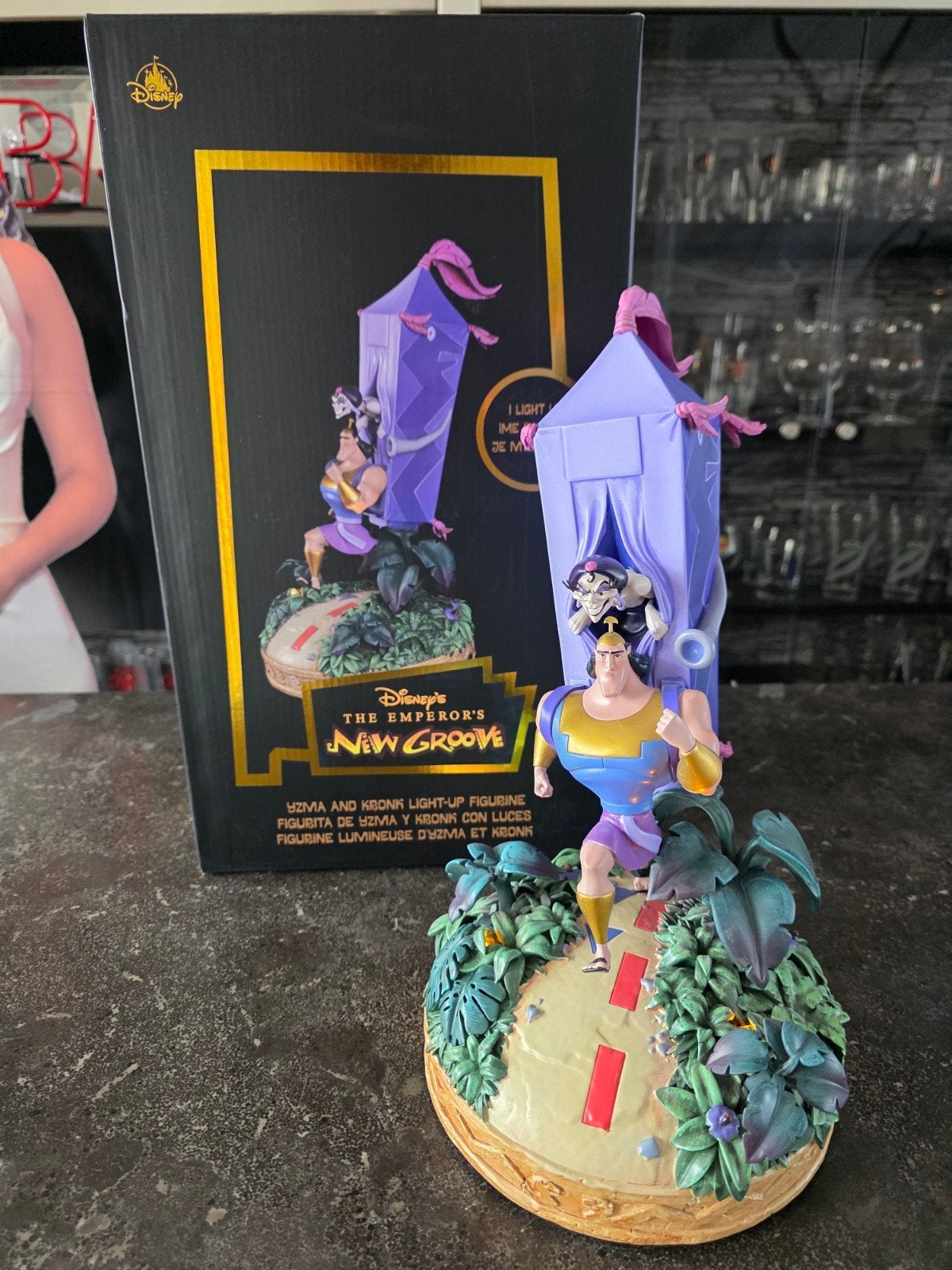 Disney the Emperor's New Groove statue, Ophalen of Verzenden