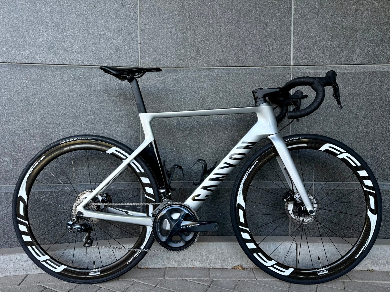 Canyon Aeroad CF SL 8.0 Ultegra Di2 [Medium], Carbon, Zo goed als nieuw, Meer dan 20 versnellingen, Schijfrem