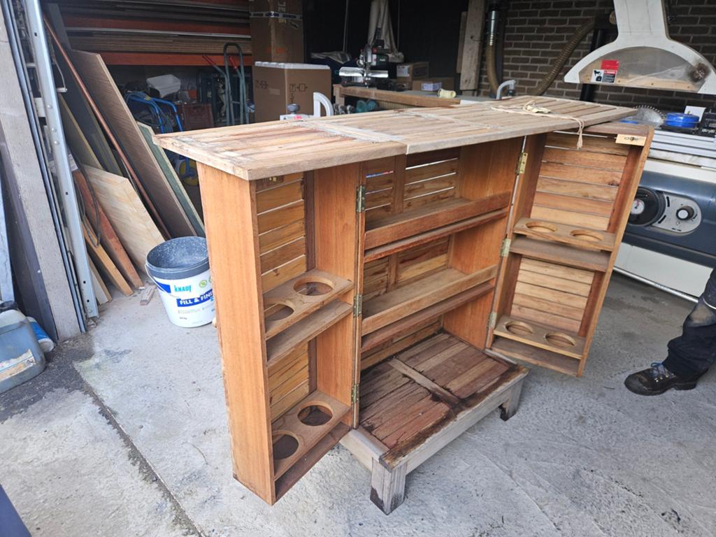 Buiten bar in teak, Ophalen
