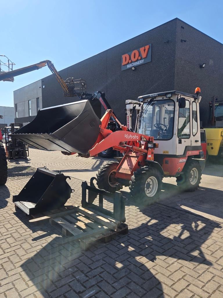 Kubota R420, Ophalen, Wiellader of Shovel