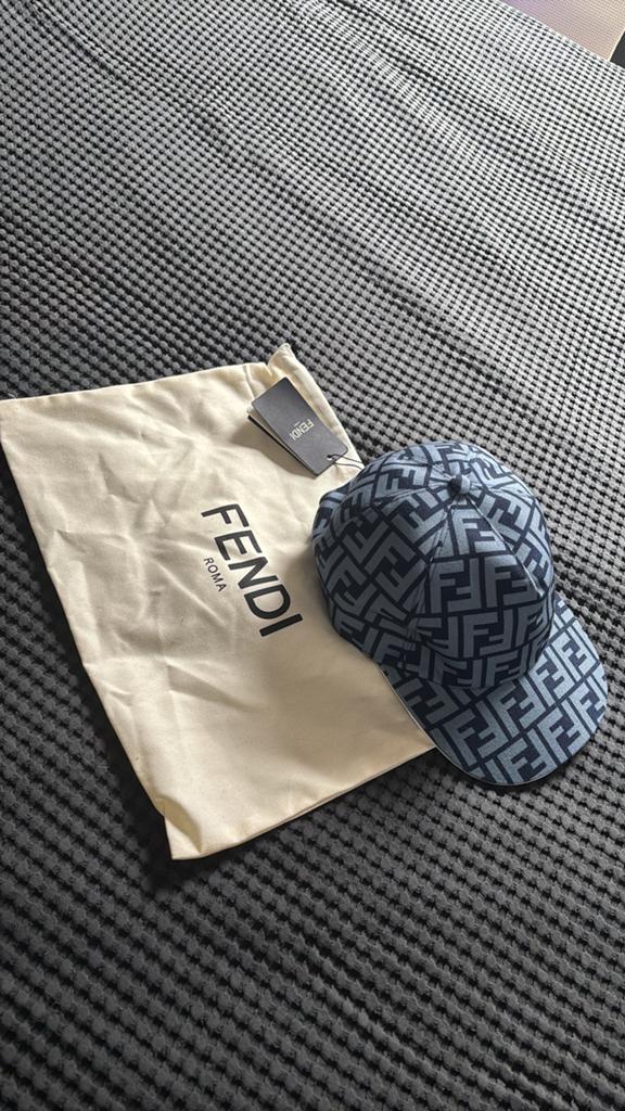 Casquette fendi bleu, Vêtements | Hommes, Chapeaux & Casquettes, Enlèvement ou Envoi, Comme neuf, Casquette