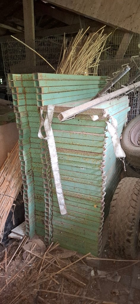 Vierkante metalen frames, Ophalen, Gebruikt, IJzer