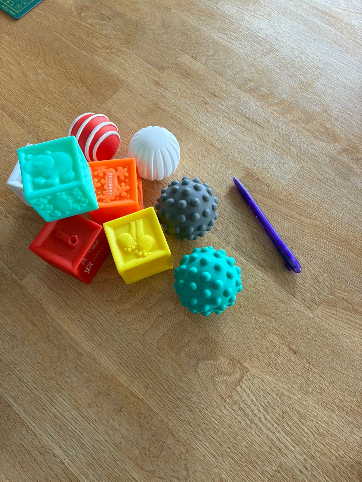 Balles et cubes pour bebe., Enfants & Bébés, Enlèvement, Comme neuf, Découverte