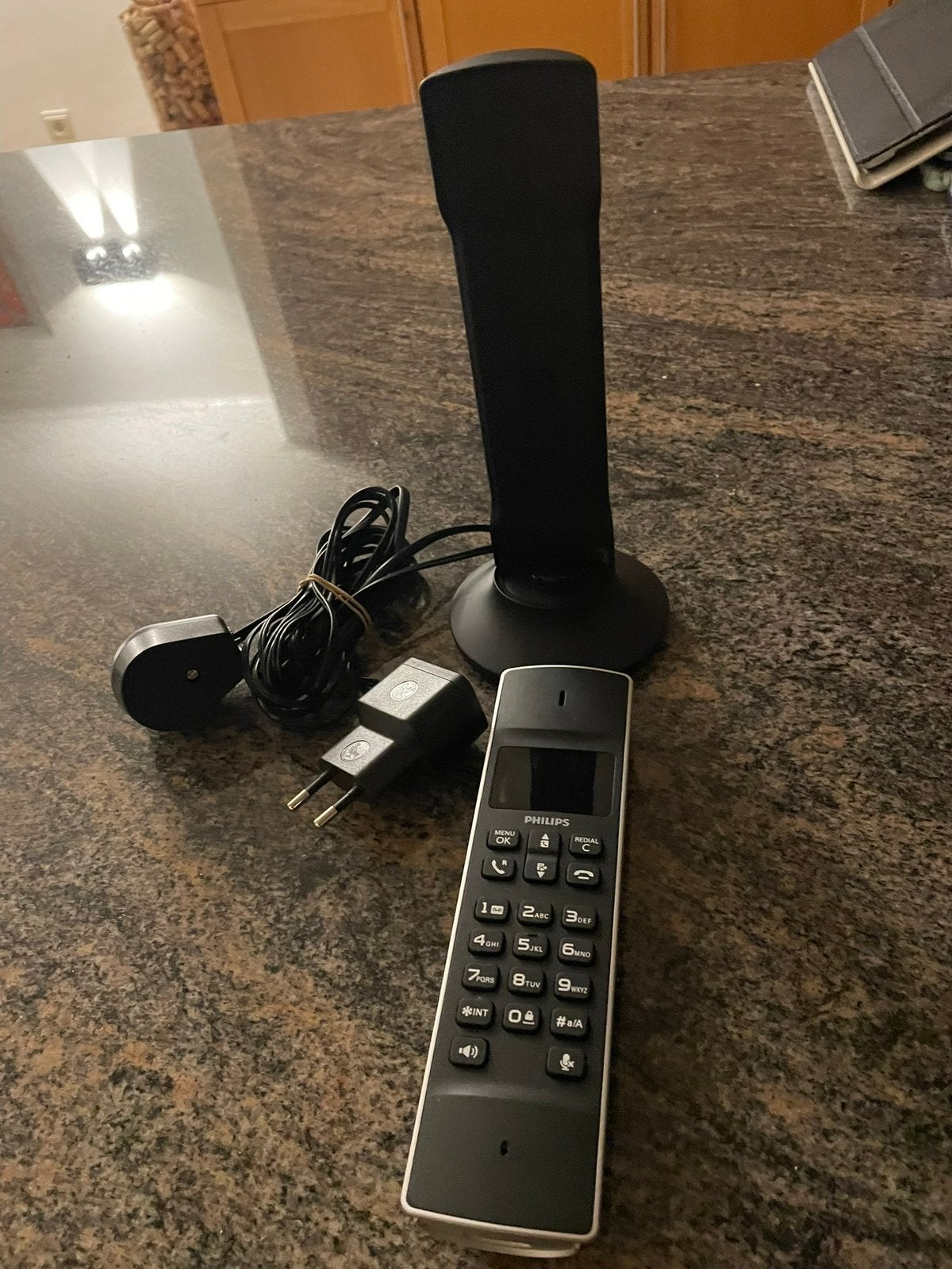Zwarte huistelefoon Philips, Telecommunicatie, Vaste telefoons | Handsets en Draadloos, Ophalen, Zo goed als nieuw