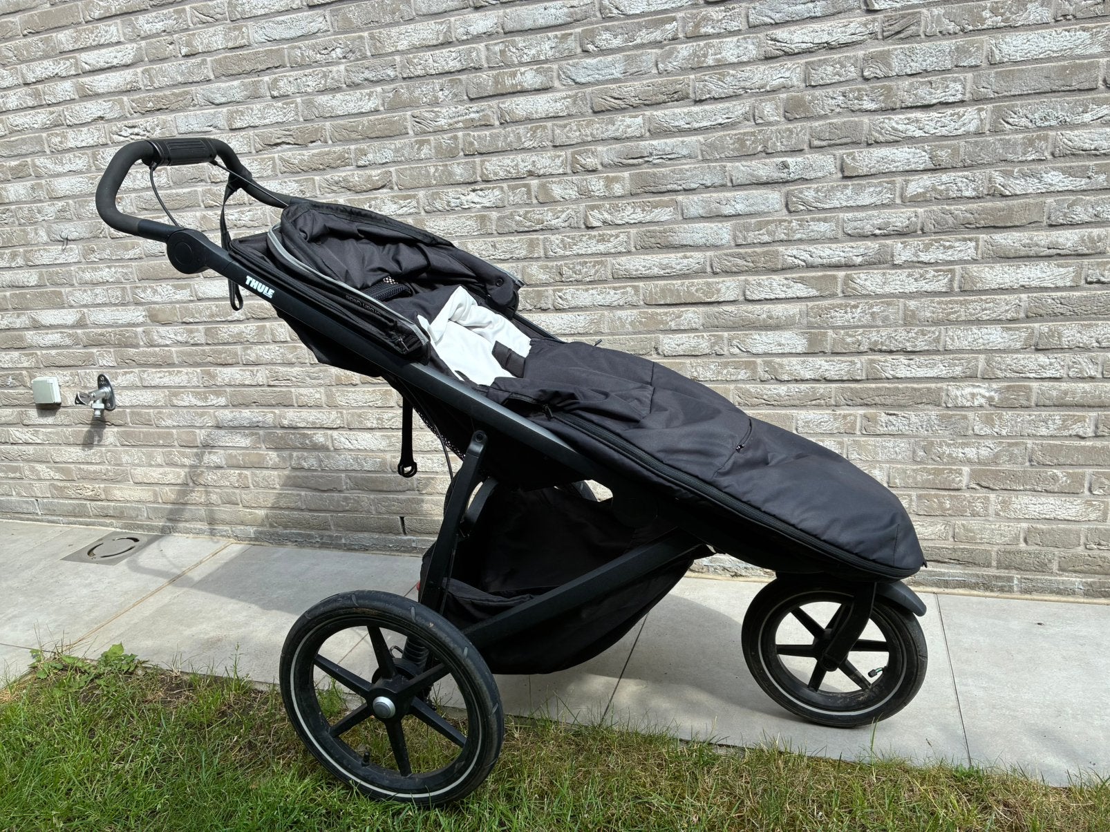 Thule Urban Glide 2, Ophalen, Zo goed als nieuw, Regenhoes