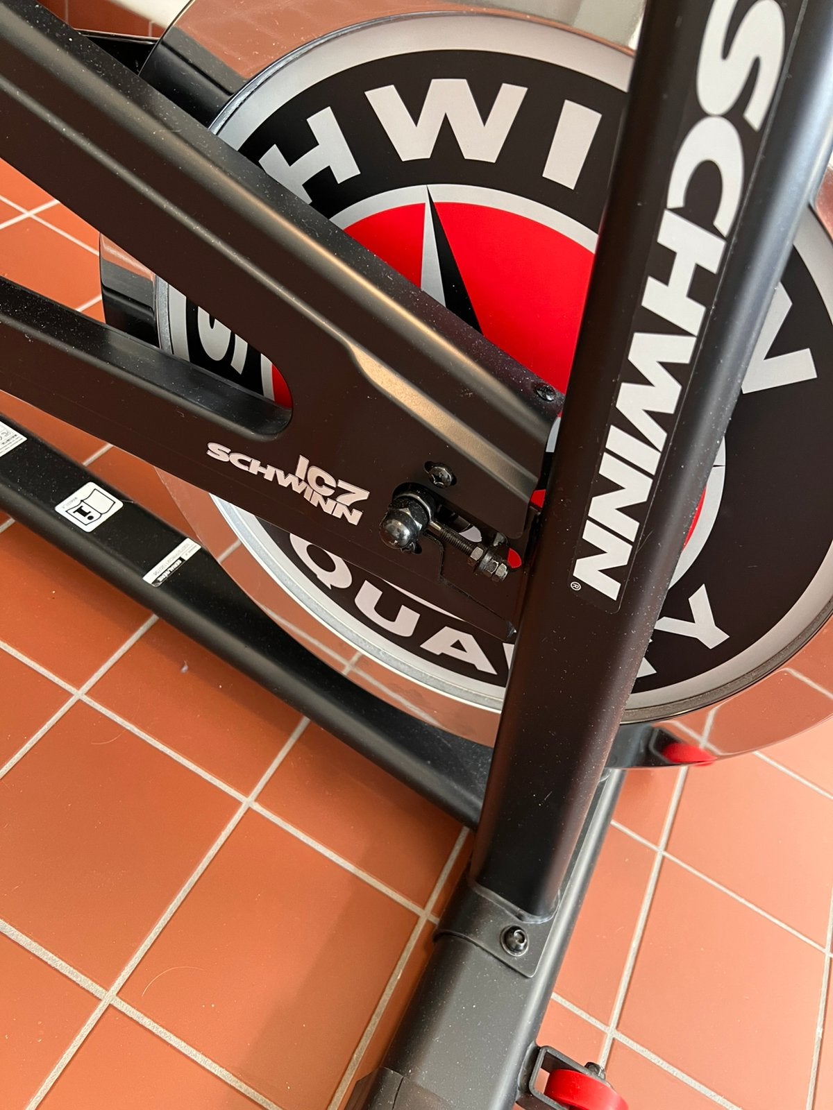 Vélo d'intérieur/vélo de spinning Schwinn IC7 — avec écran, Enlèvement, Utilisé