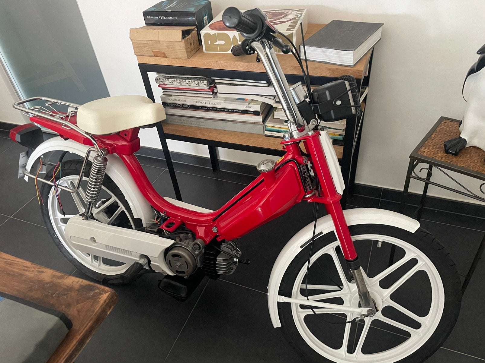 Honda Camino met papier, Enlèvement, Comme neuf