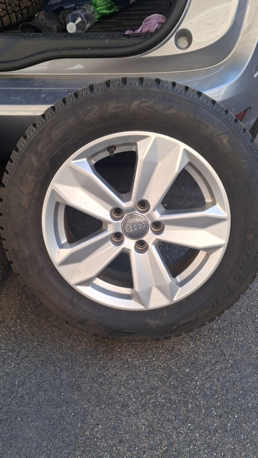 4 spijkerbanden A3 (185/65/R15), Ophalen, 15 inch, Banden en Velgen, Personenwagen