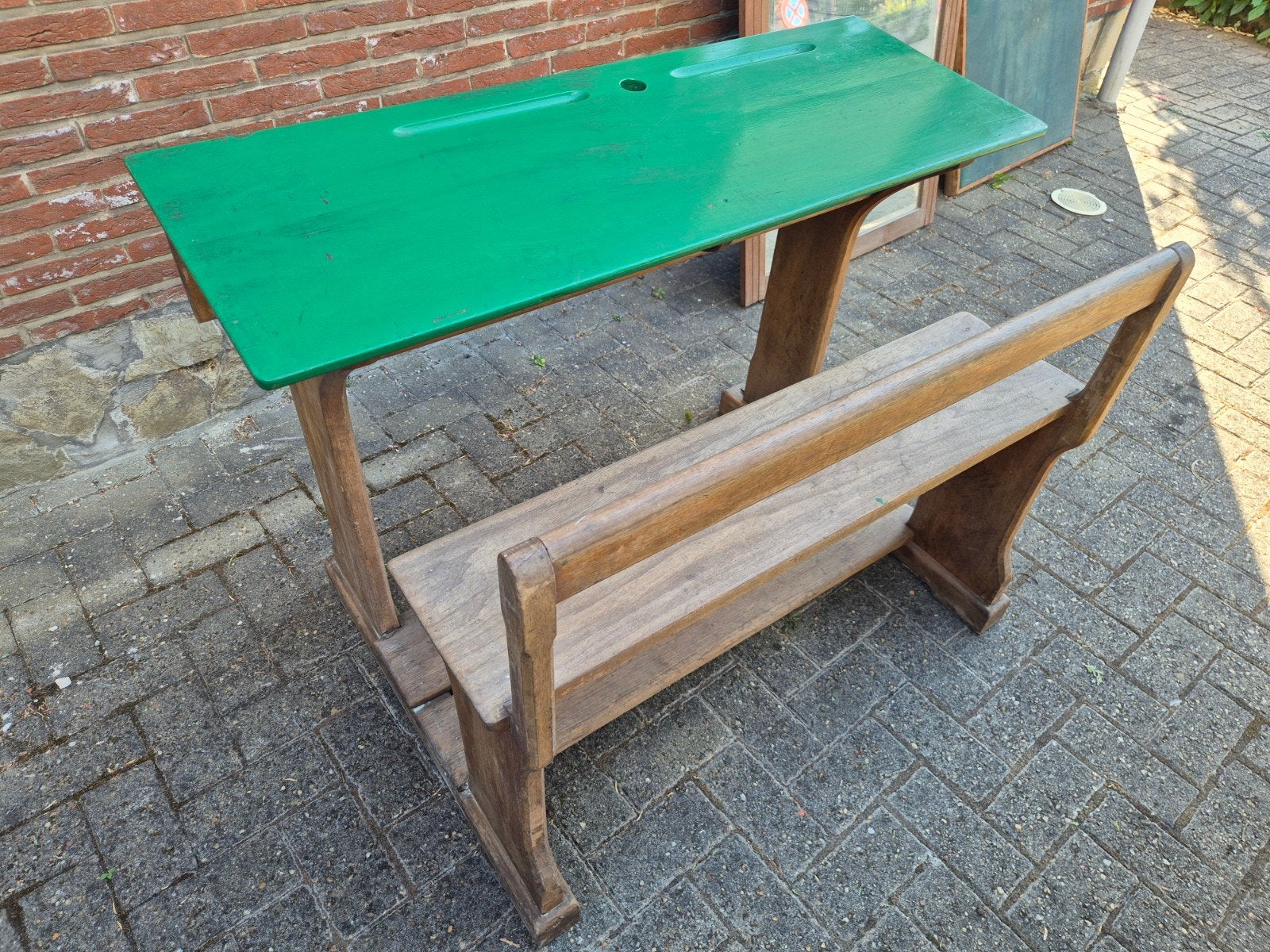 Oude eiken schoolbank, Enlèvement