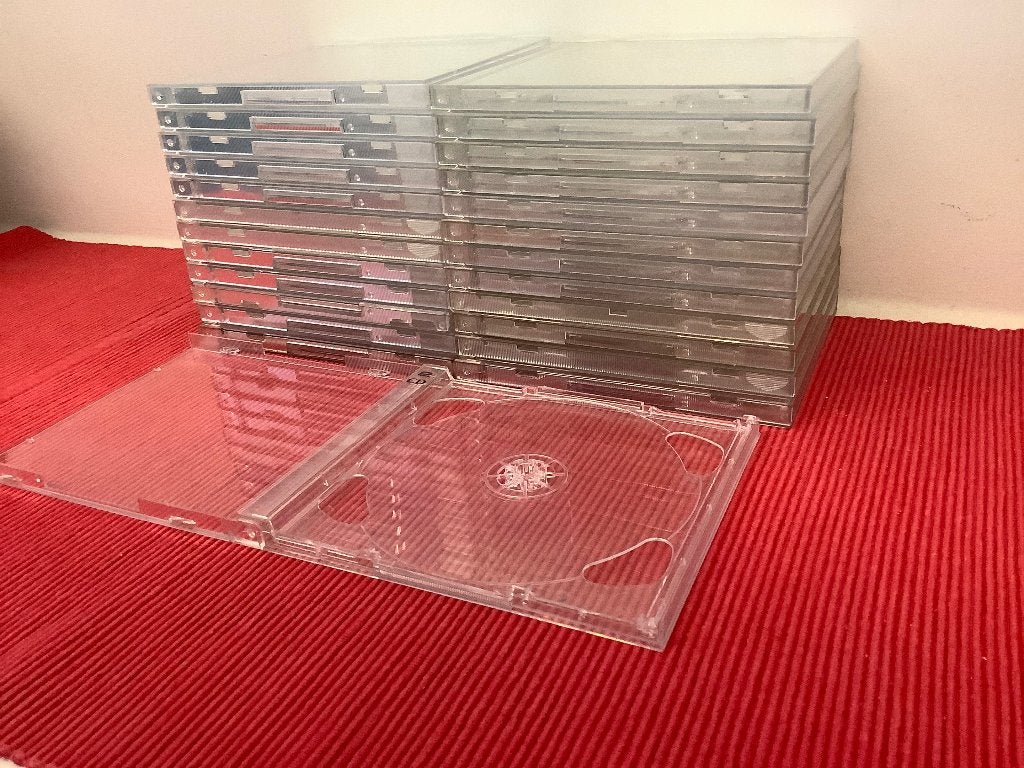 Gevraagd lege cd’tjes doosjes met houdertjes, Computers en Software, Ophalen, Gebruikt, Cd