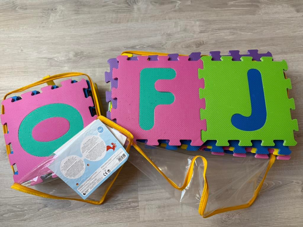 Puzzeltegels alfabet + cijfers, Kinderen en Baby's, Ophalen, Gebruikt