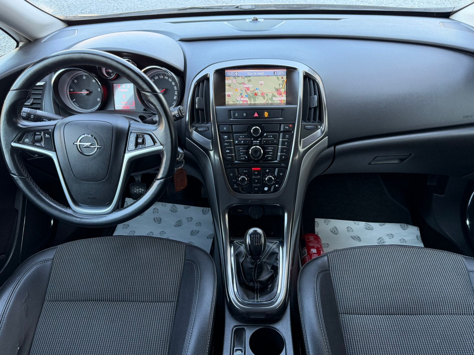 Opel Astra 1.7 cdti 110 pk COSMO met 146 000 km GARANTIE !, Auto's, Zwart, Lederen bekleding, 81 kW, 154 g/km
