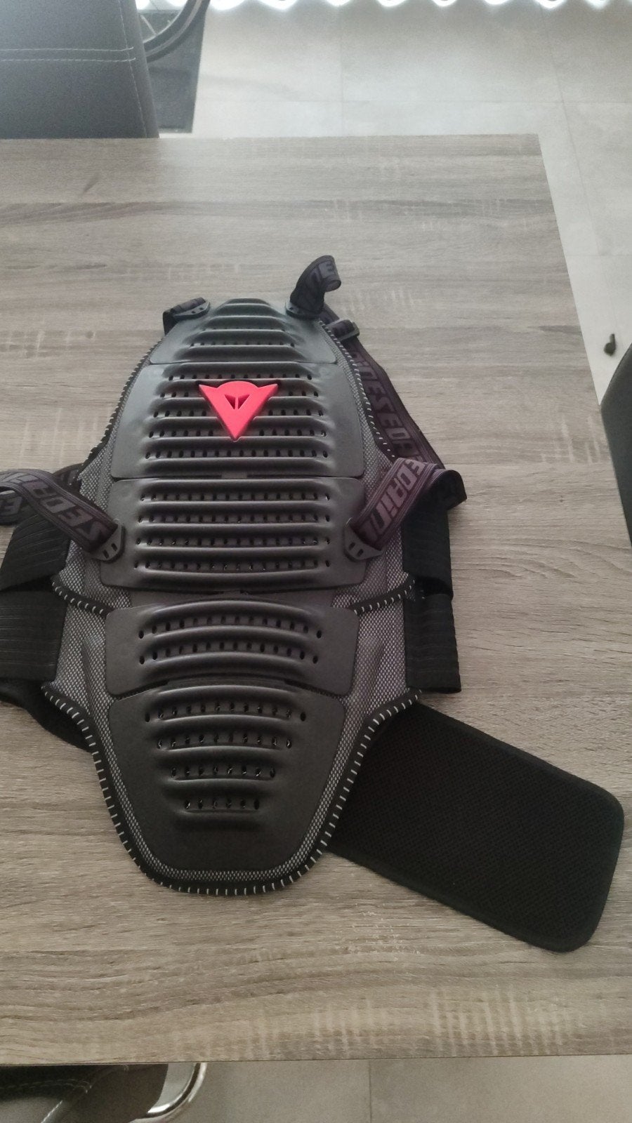 Rugbeschermer dainese M, Motoren, Kleding | Motorkleding, Ophalen of Verzenden