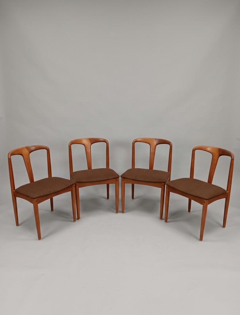 Set van 4 Vintage Johannes Andersen eetkamerstoelen, Huis en Inrichting, Stoelen, Zo goed als nieuw, Vier, Hout, Bruin, Ophalen