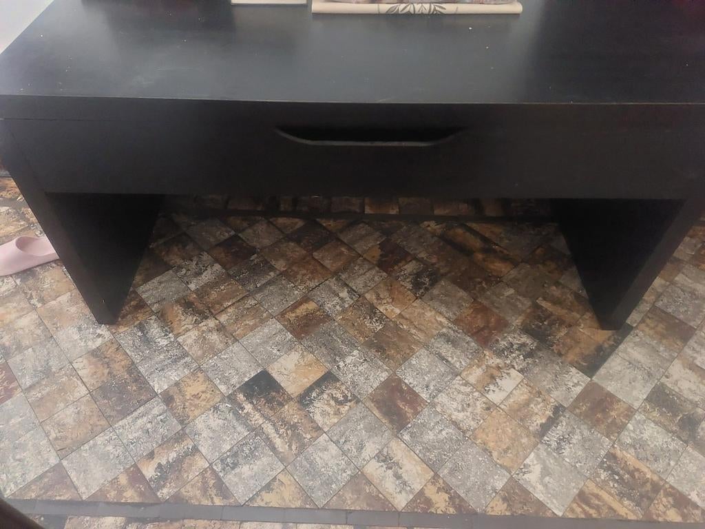 Bureau ikea noir, Enlèvement ou Envoi