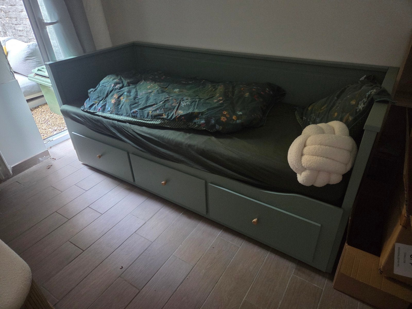 HEMNES UITSCHUIFBAAR BED, Huis en Inrichting, Ophalen
