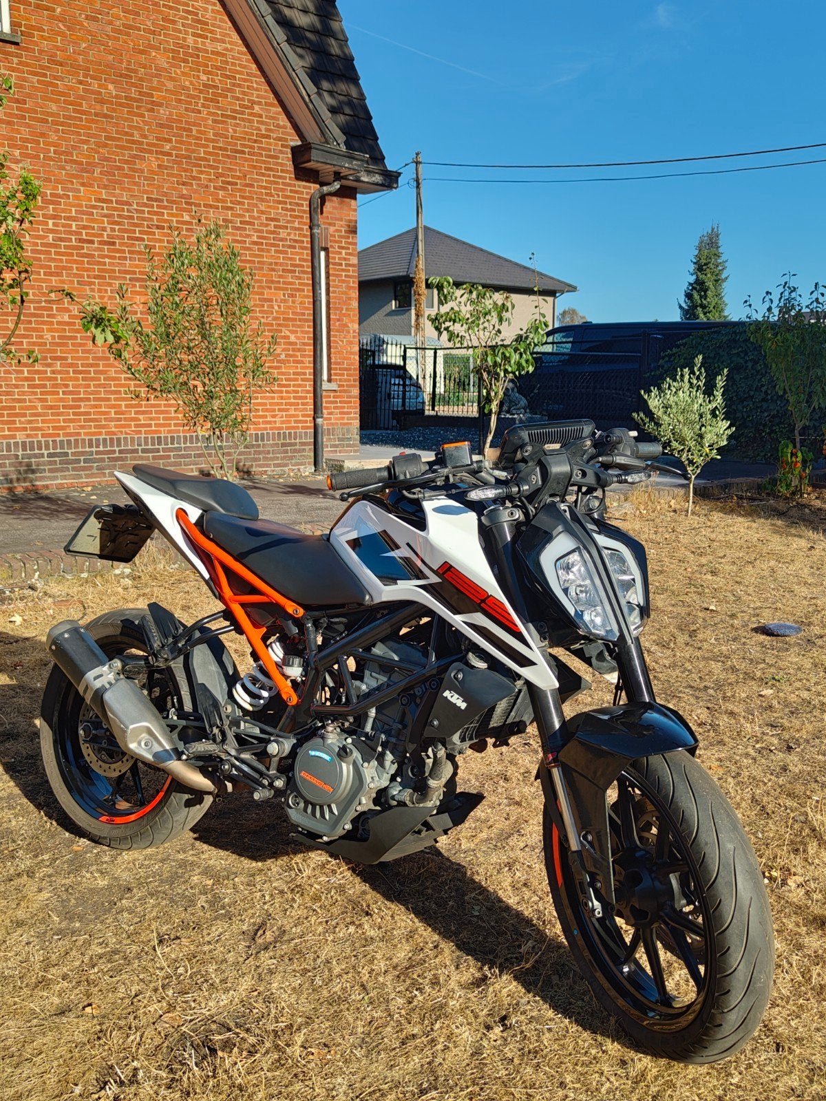 PERMIS DE CONDUIRE KTM DUKE 125 - B/A1 - 2019 - 28 000 KM, Motos, Occasion, Particulier, ABS, Naked bike